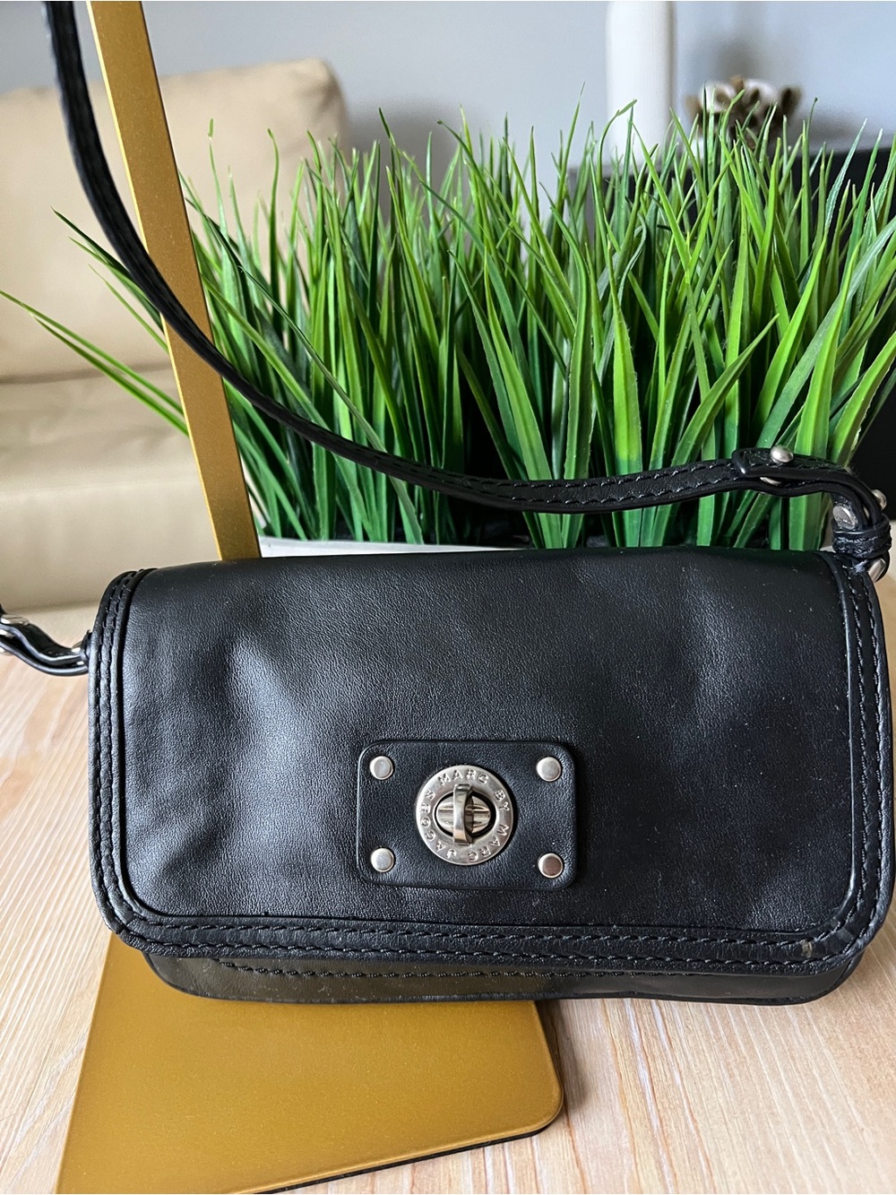 Marc Jacobs Black Leather Turn-Lock Crossbody Bag